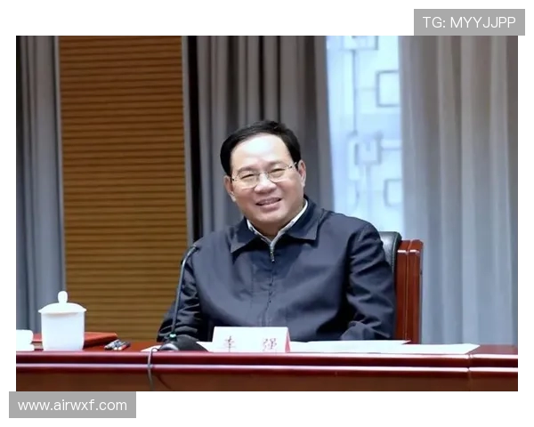 与李强深度对话探讨他在英雄联盟中的辉煌职业生涯与未来展望