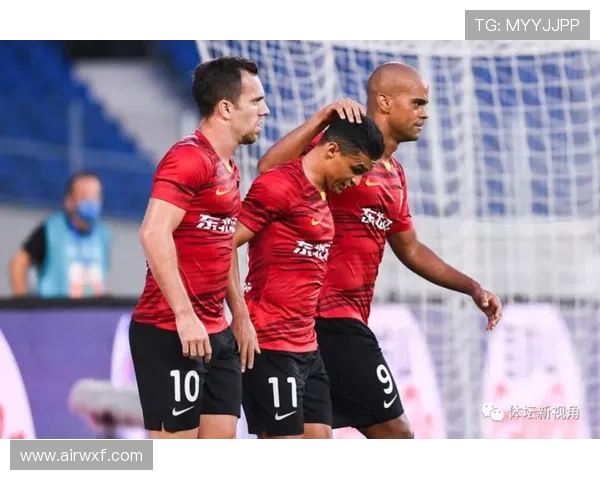 南京攀岩队在马拉松大满贯中的速度表现分析与点评