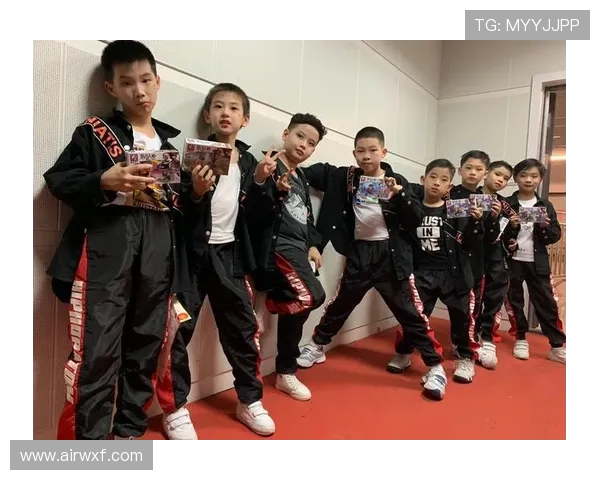 深圳街舞队在滑板精英赛中的默契配合与精彩表现分析