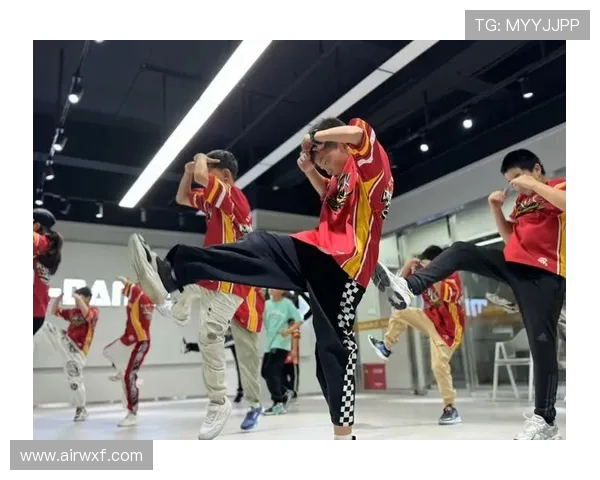 街舞战术解析南京街舞队的灵活转换与战术体系探讨