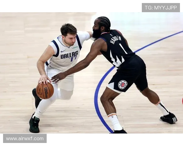 2021年勇士与独行侠激战回顾:精彩瞬间与关键时刻分析 2021年勇士与独行侠激战回顾:精彩瞬间与关键时刻分析